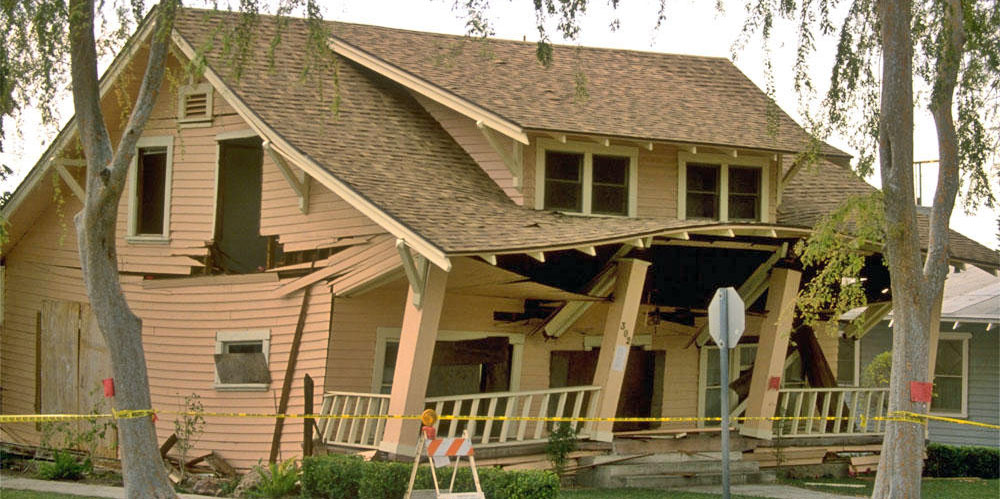 earthquake house